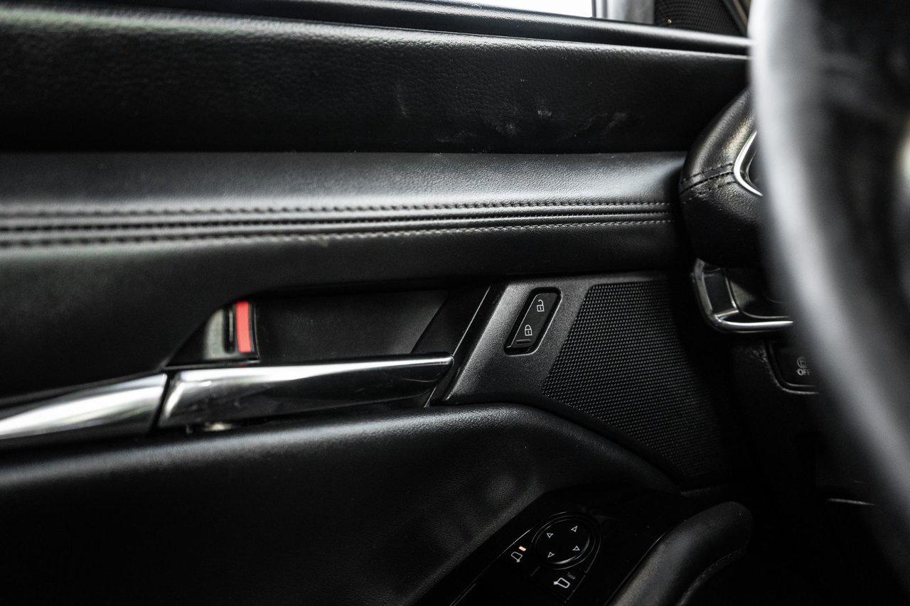 2023 Mazda MAZDA3 GS Photo