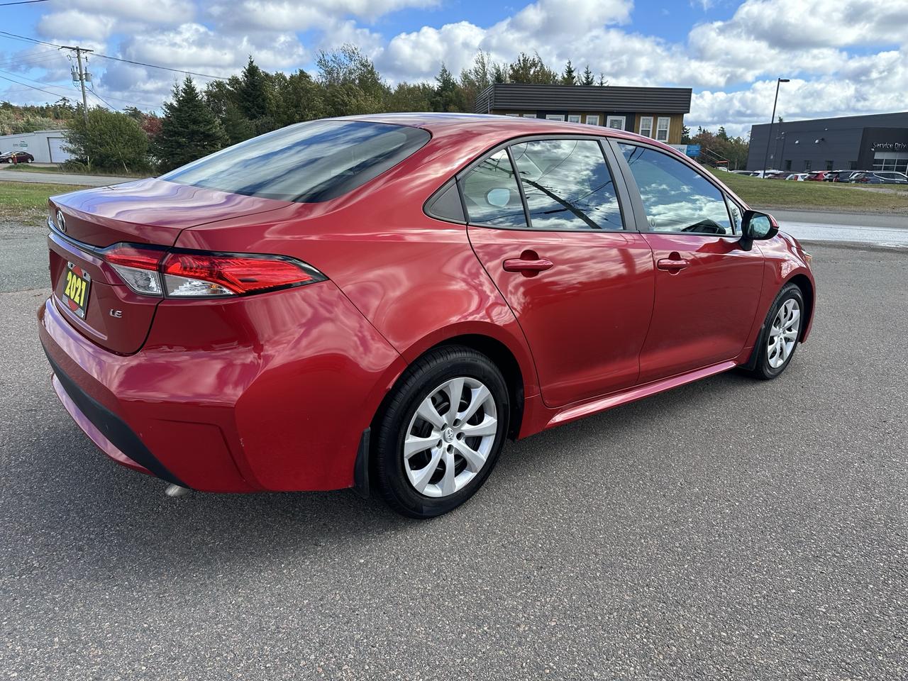 2021 Toyota Corolla LE Photo4