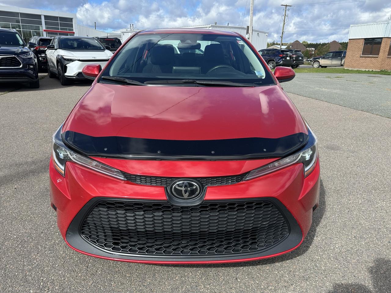 2021 Toyota Corolla LE Photo1