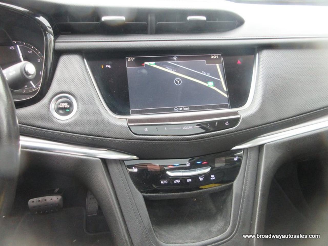 2019 Cadillac XT5 ALL-WHEEL DRIVE LUXURY-MODEL 5 PASSENGER 3.6L - V6.. NAVIGATION.. PANORAMIC SUNROOF.. LEATHER.. HEATED SEATS & WHEEL.. BOSE PREMIUM AUDIO.. Photo