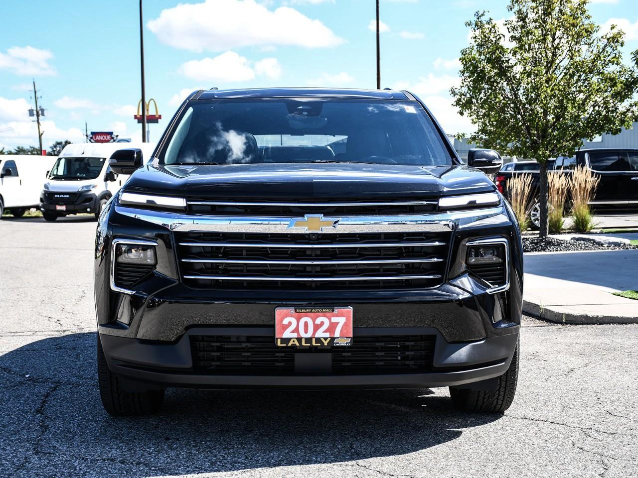 2027 Chevrolet Traverse LT Photo1
