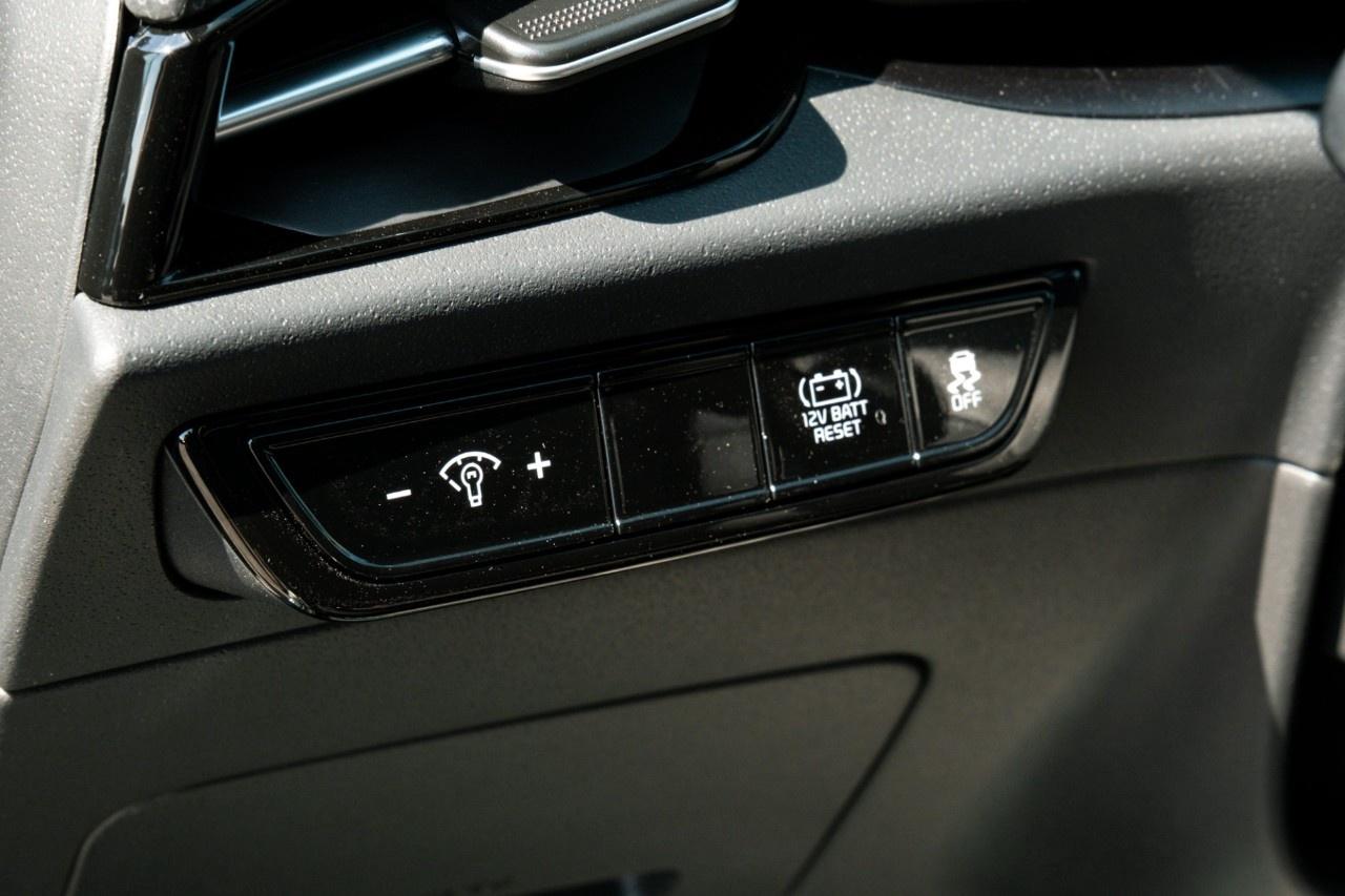 2026 Kia NIRO LX FWD Photo