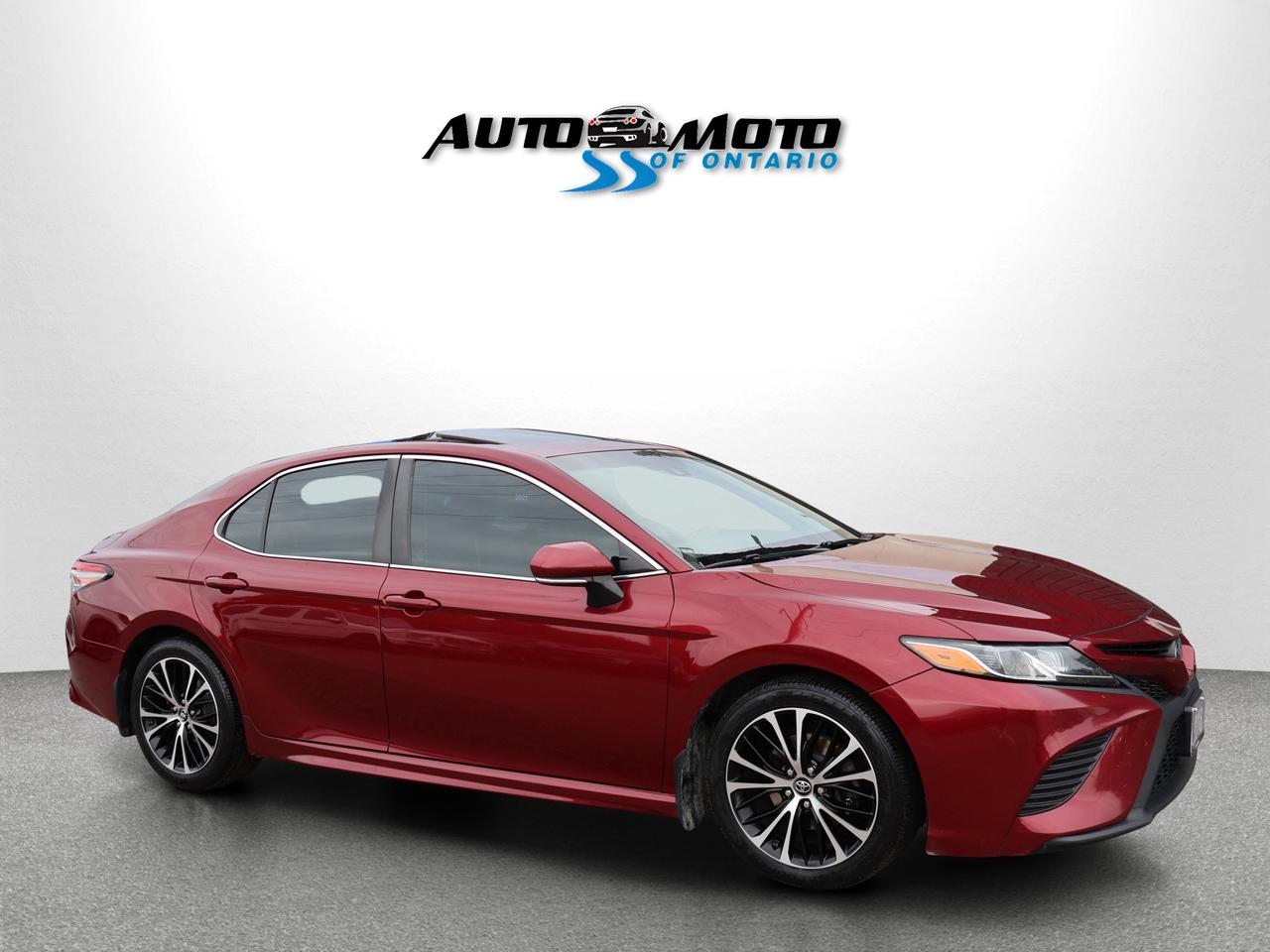 2018 Toyota Camry SE *ACCIDENT FREE*SERVICE RECORDS*2ND WINTER* CAMERA NAV BLUETOOTH LEATHER HEATED SEATS SUNROOF CRUISE ALLOYS Photo