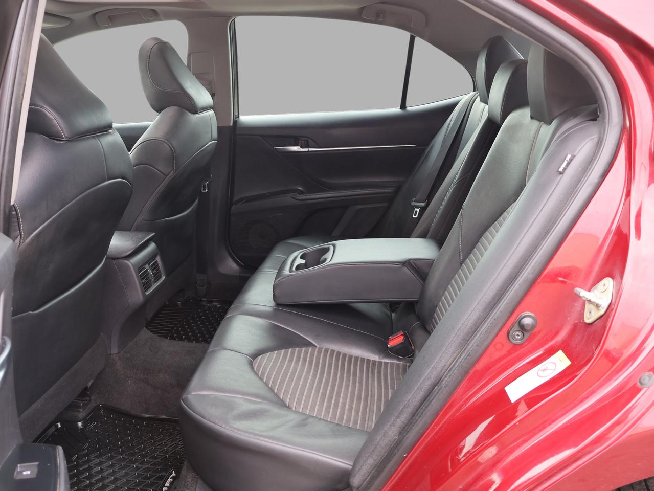 2018 Toyota Camry SE *ACCIDENT FREE*SERVICE RECORDS*2ND WINTER* CAMERA NAV BLUETOOTH LEATHER HEATED SEATS SUNROOF CRUISE ALLOYS Photo