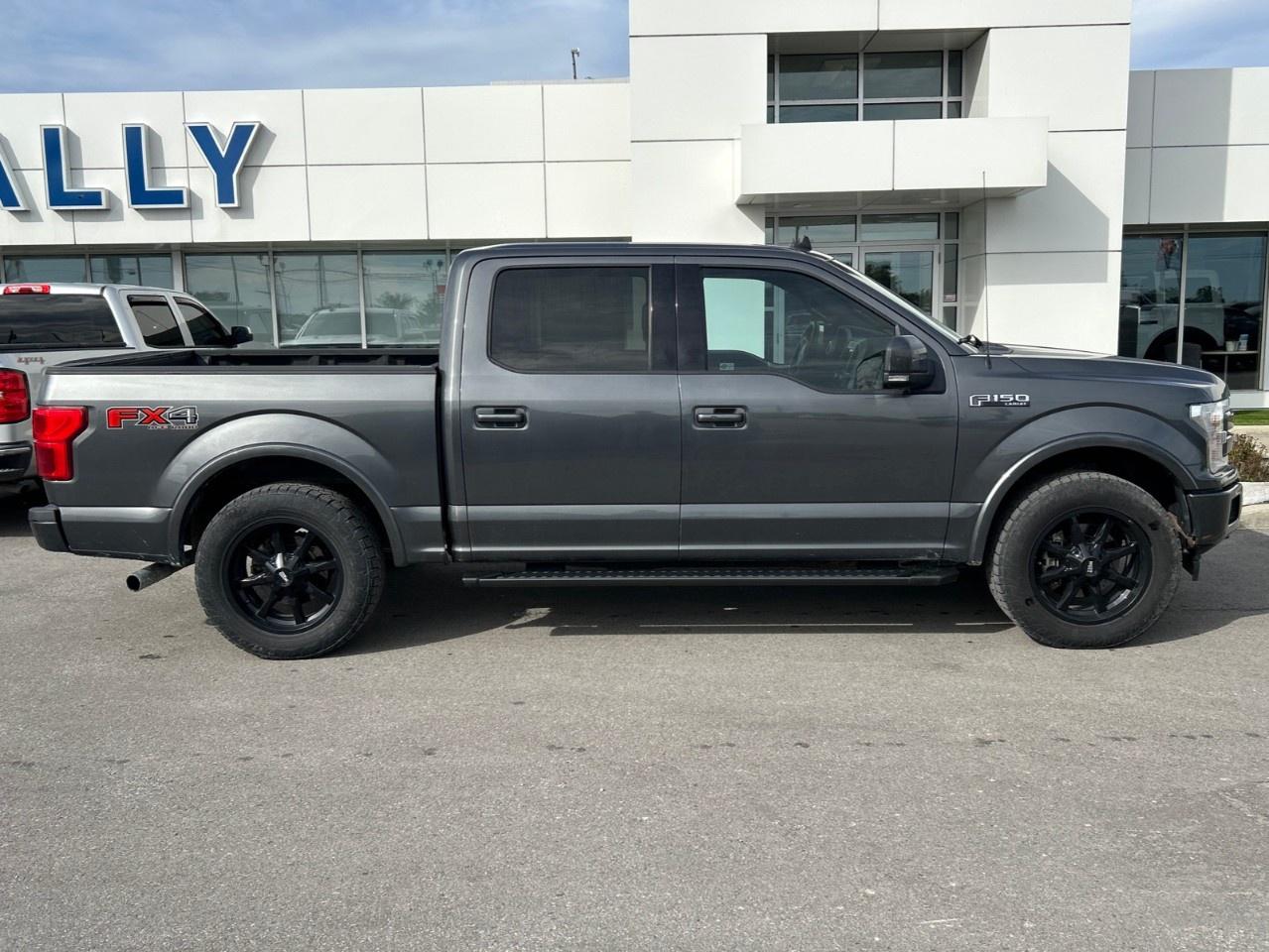 2019 Ford F-150 Lariat 4WD SuperCrew 5.5' Box Photo5