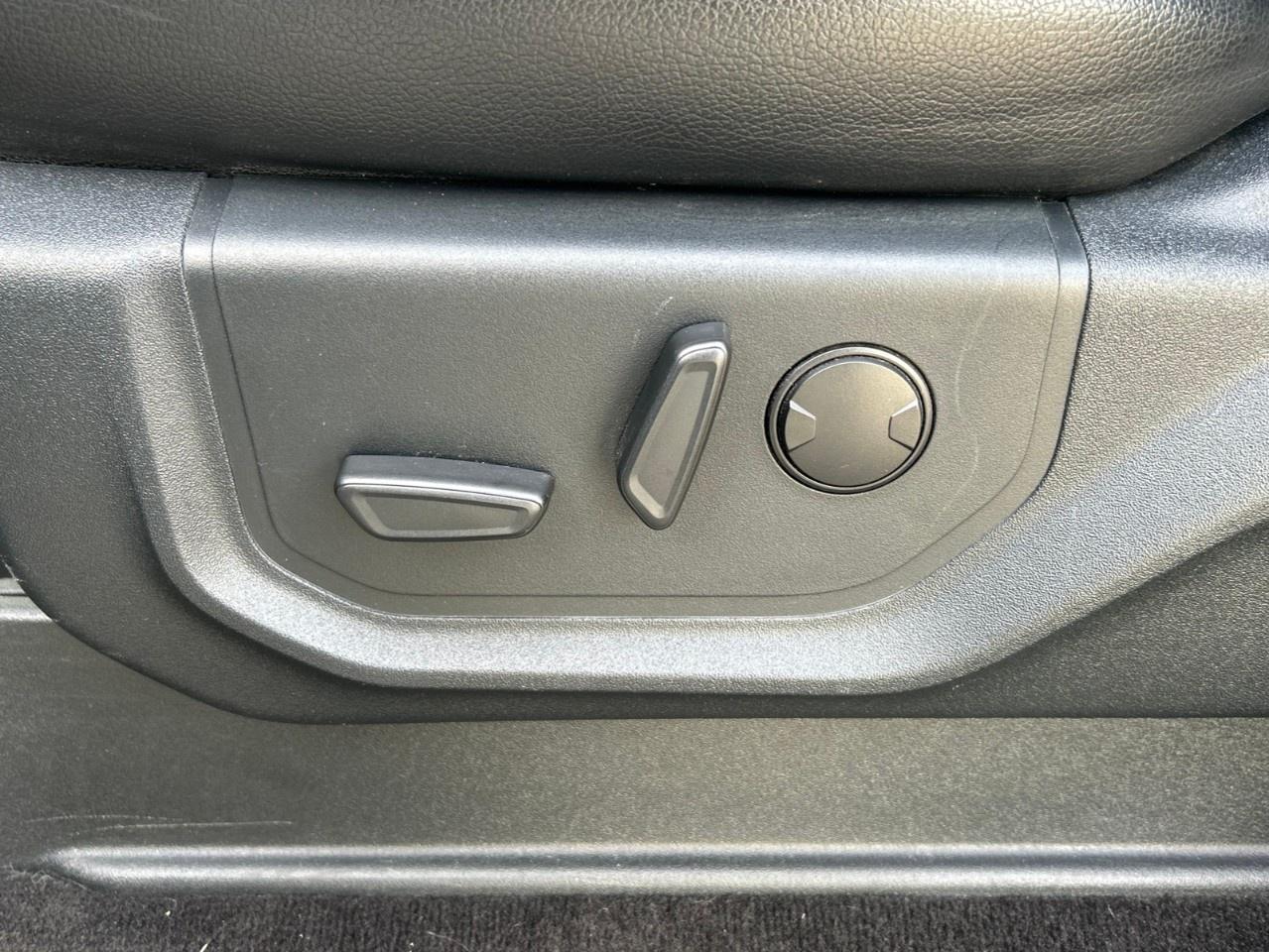 2019 Ford F-150 Lariat 4WD SuperCrew 5.5' Box Photo