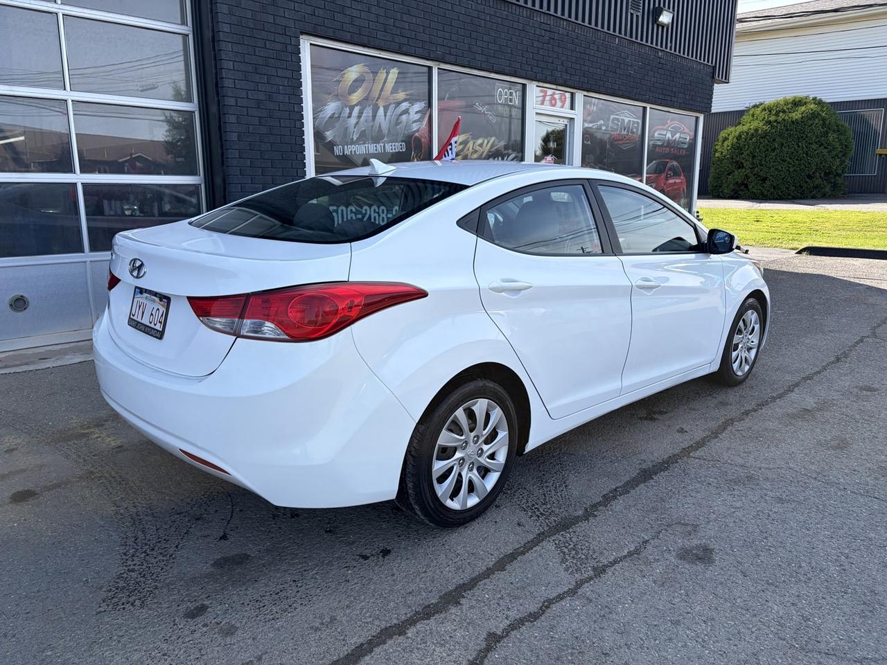 2013 Hyundai Elantra Limited - Photo #3