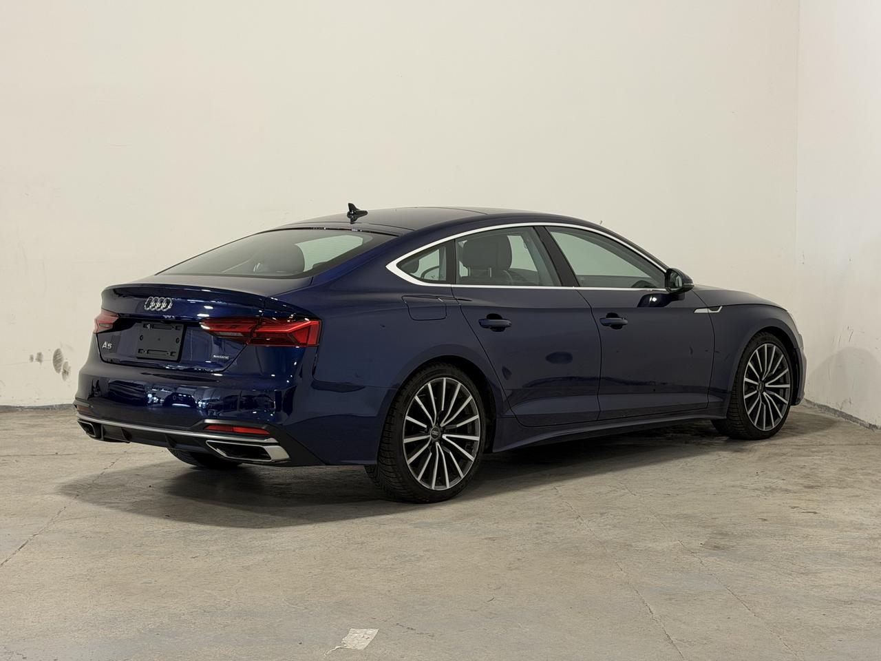 2023 Audi A5 SPORTBACK | SUNROOF | CARPLAY | LEATHER INT. Photo3