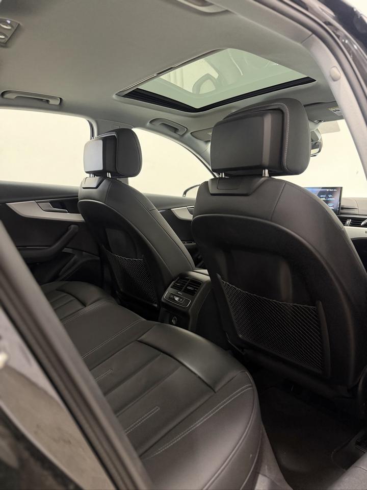 2023 Audi A5 SPORTBACK | SUNROOF | CARPLAY | LEATHER INT. Photo