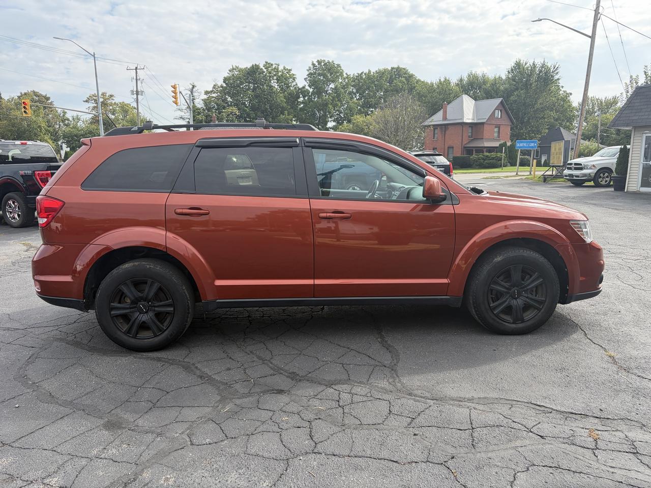 2014 Dodge Journey SXT-Loaded-7 Passenger-V6 Photo3
