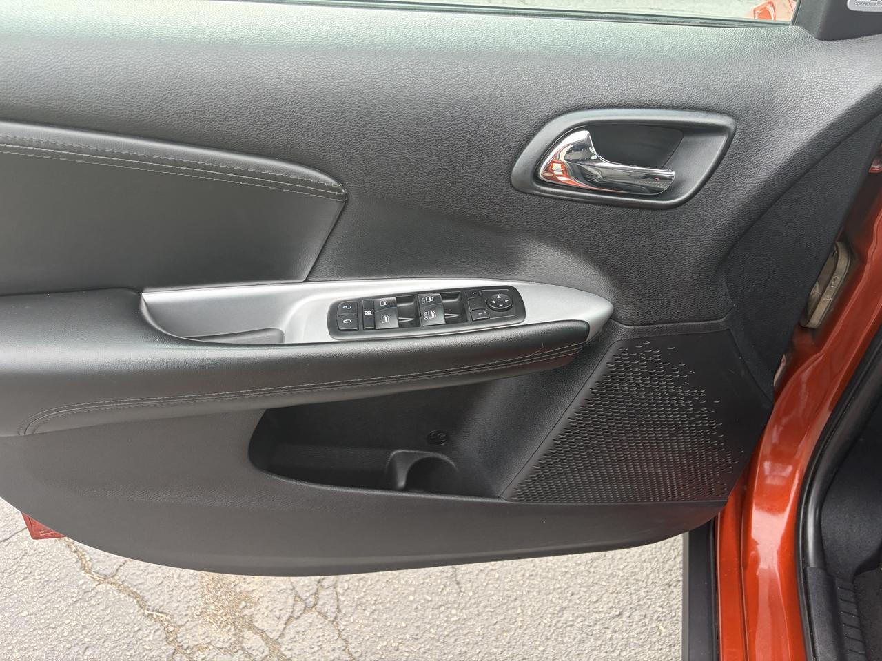 2014 Dodge Journey SXT-Loaded-7 Passenger-V6 Photo