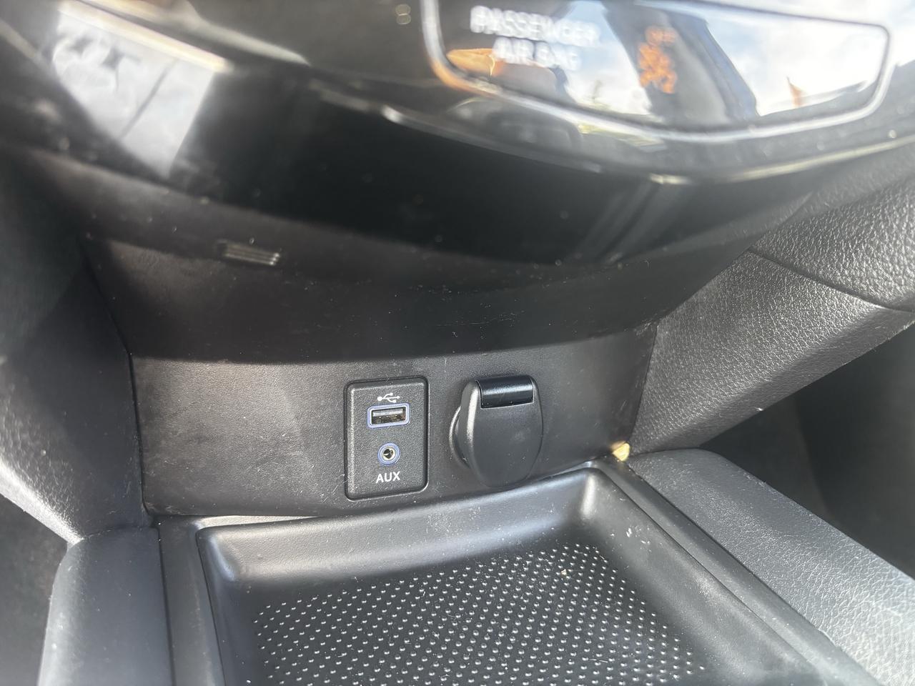2017 Nissan Rogue SV, Front Wheel Drive, P. Seats, heated Seats Photo