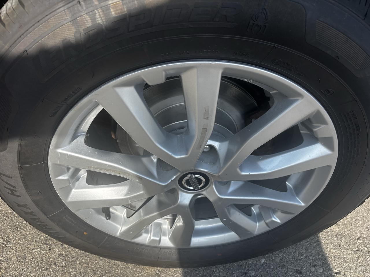 2017 Nissan Rogue SV, Front Wheel Drive, P. Seats, heated Seats Photo