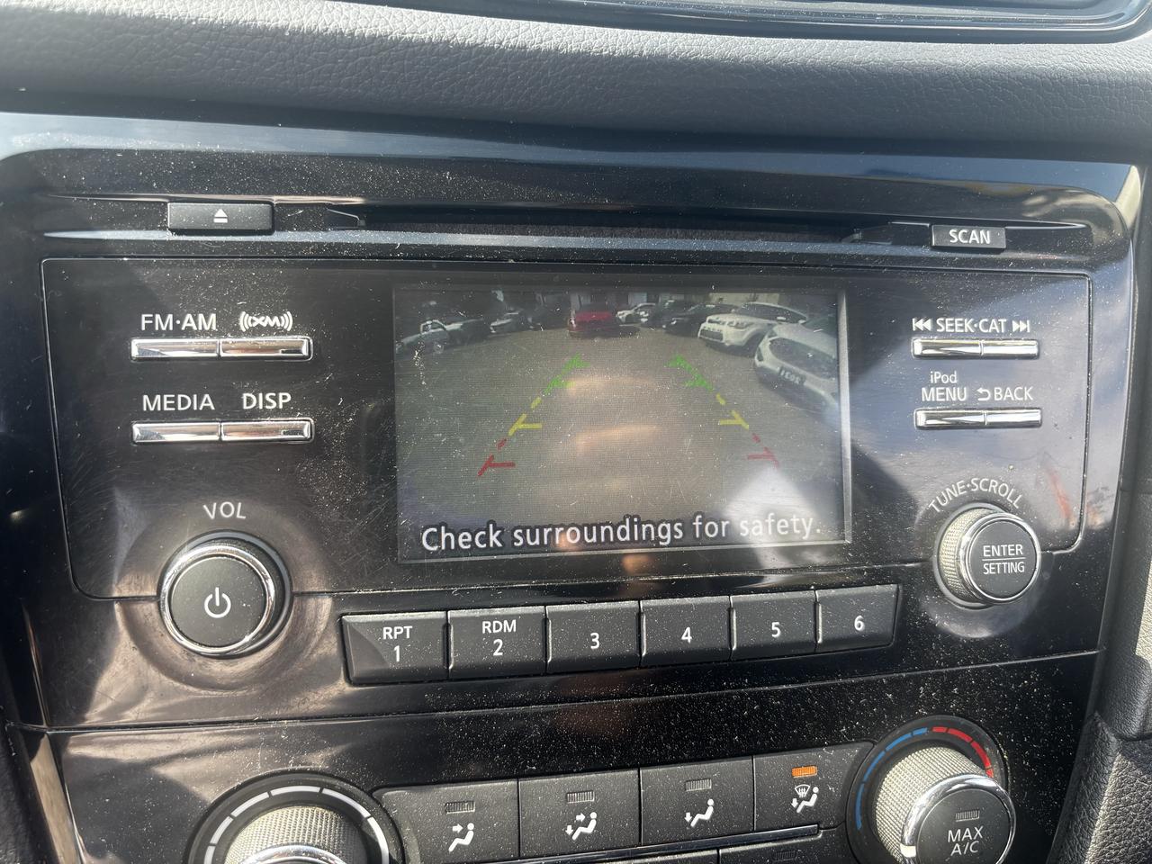 2017 Nissan Rogue SV, Front Wheel Drive, P. Seats, heated Seats Photo