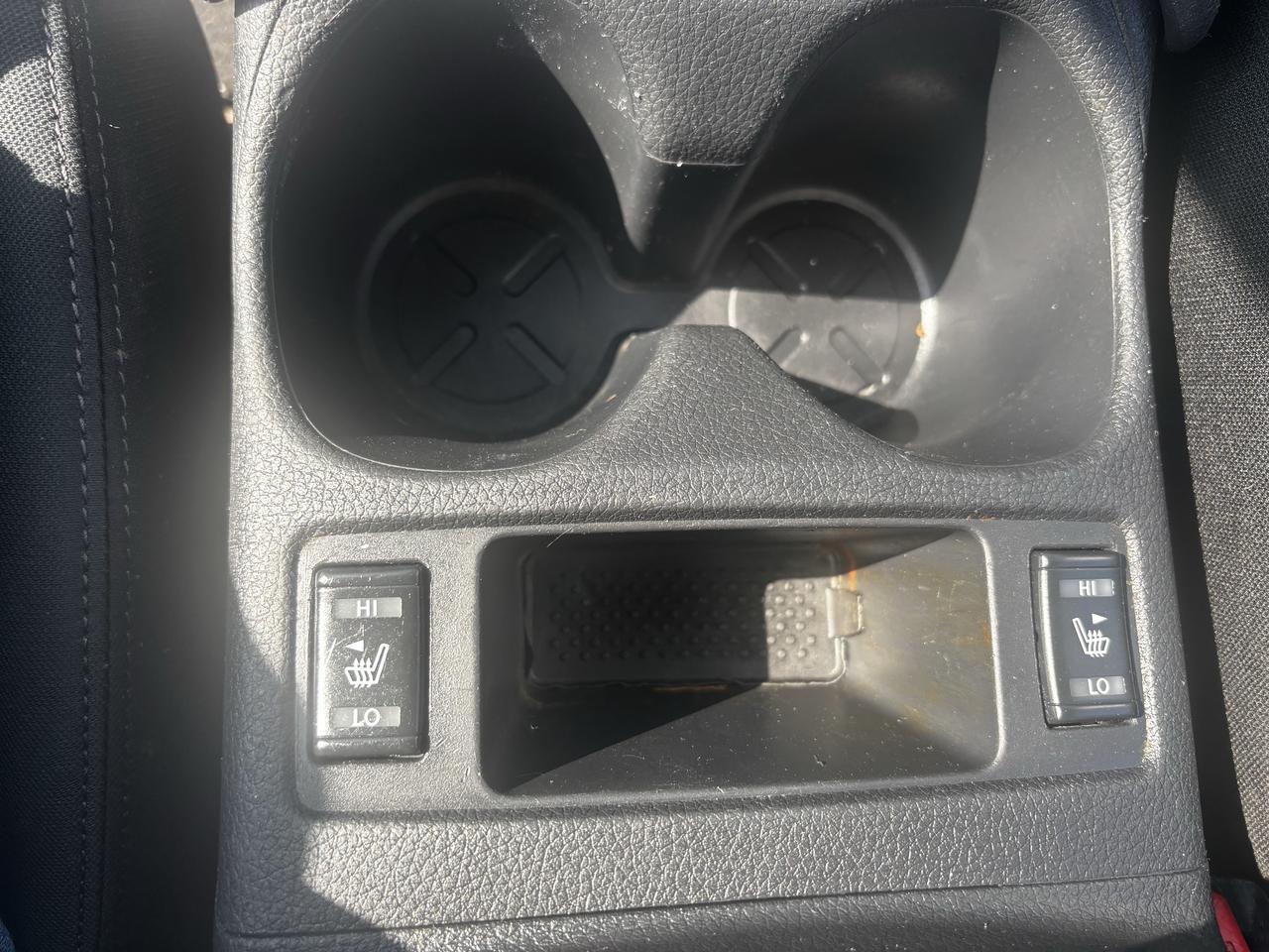 2017 Nissan Rogue SV, Front Wheel Drive, P. Seats, heated Seats Photo