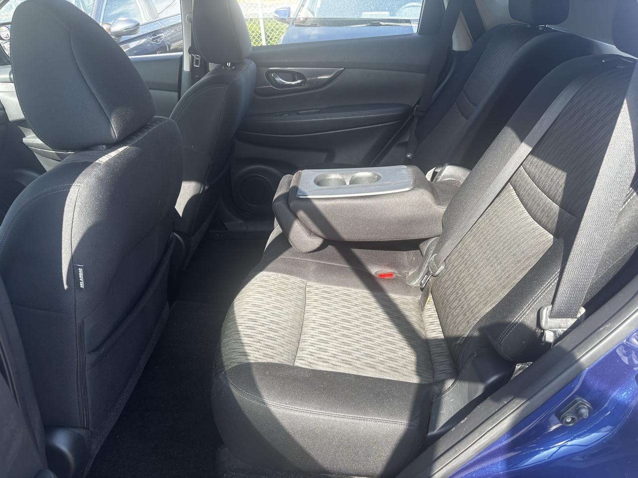 2017 Nissan Rogue SV, Front Wheel Drive, P. Seats, heated Seats Photo