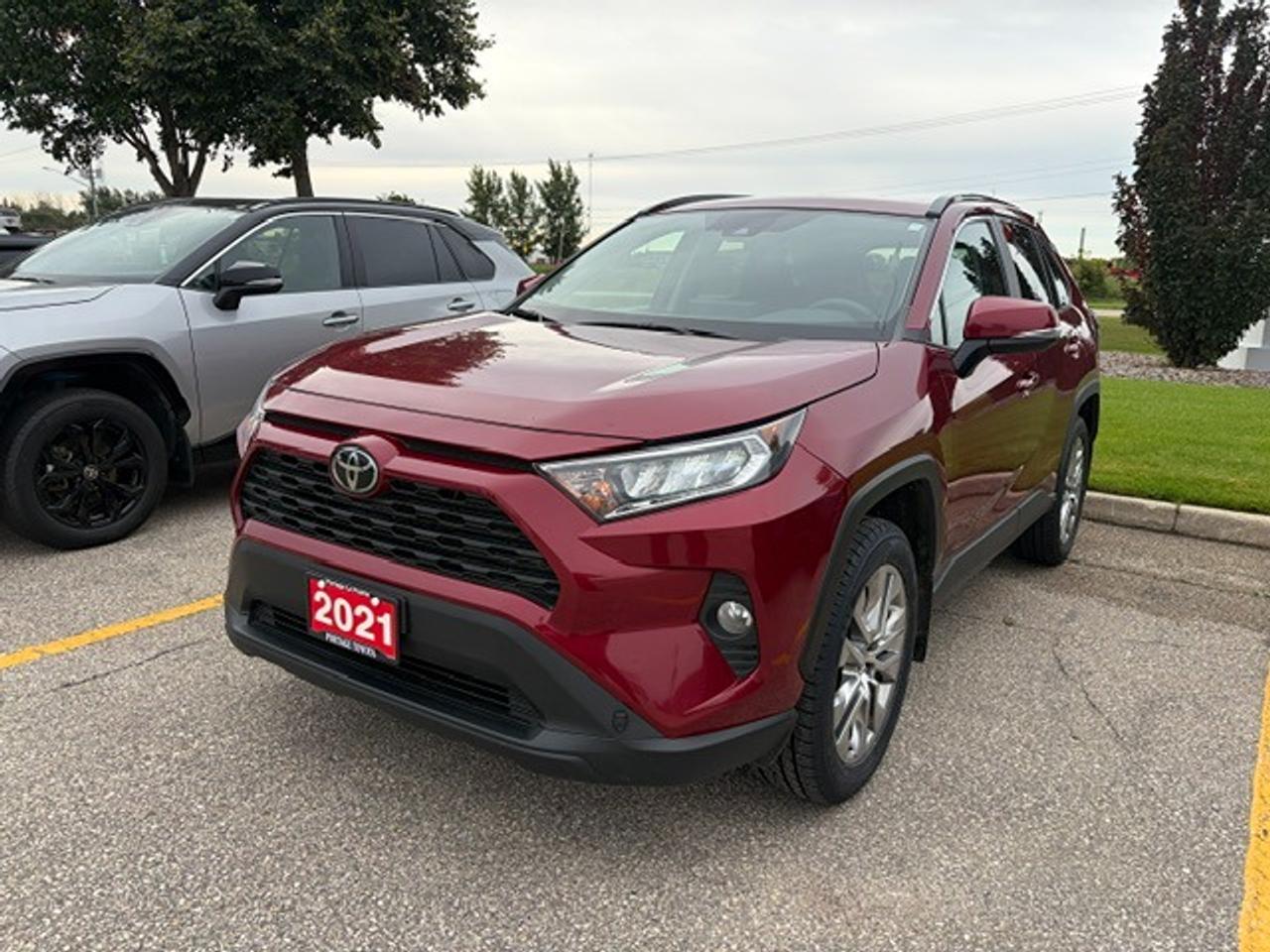 2021 Toyota RAV4  AWD XLE Premium Photo0