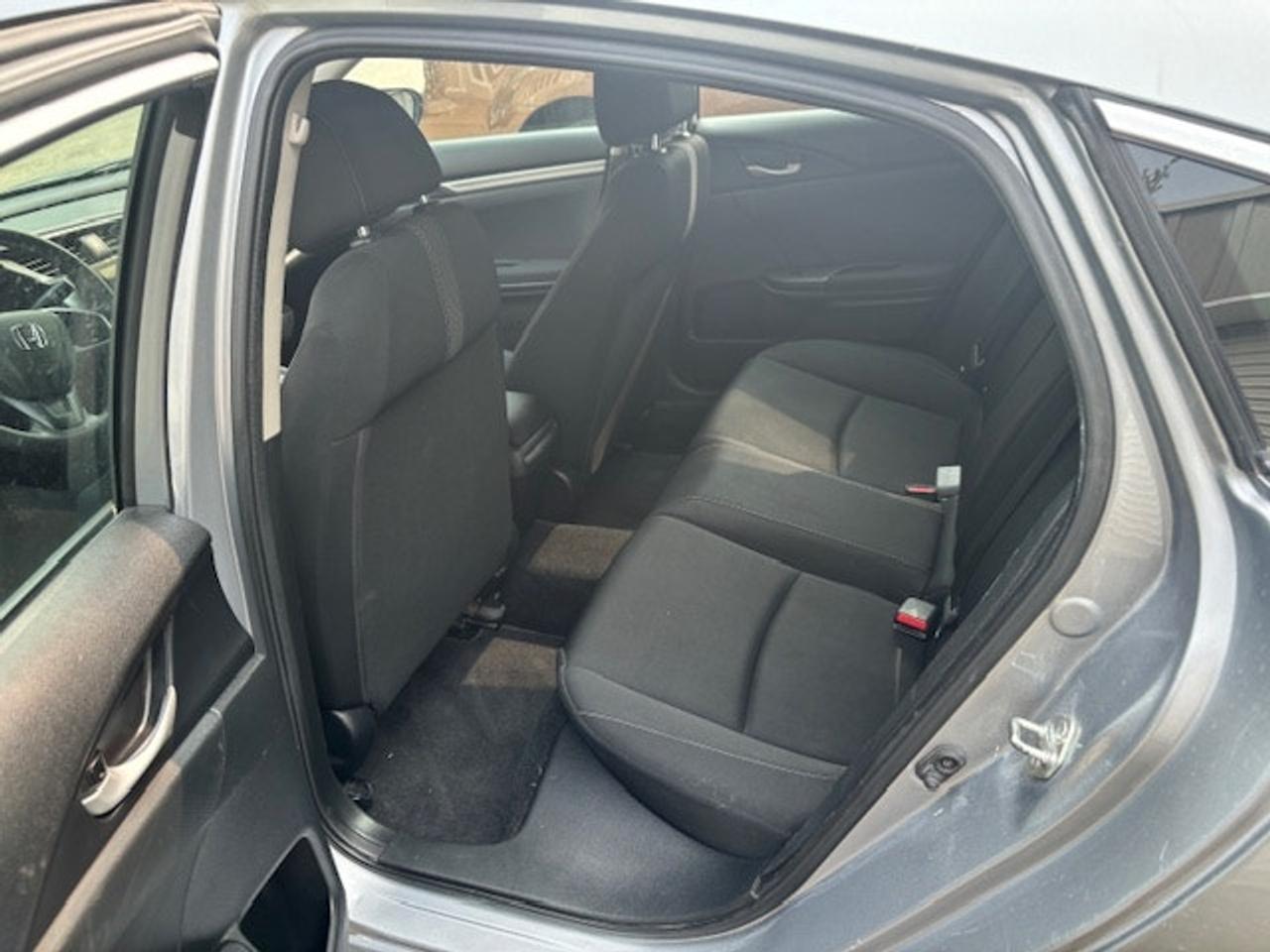 2018 Honda Civic Sedan LX only 139000km Photo