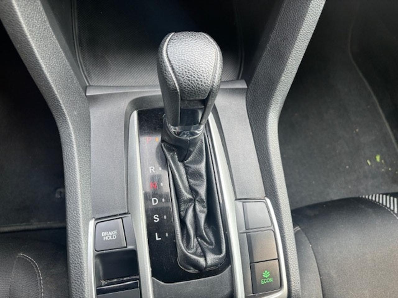 2018 Honda Civic Sedan LX only 139000km Photo