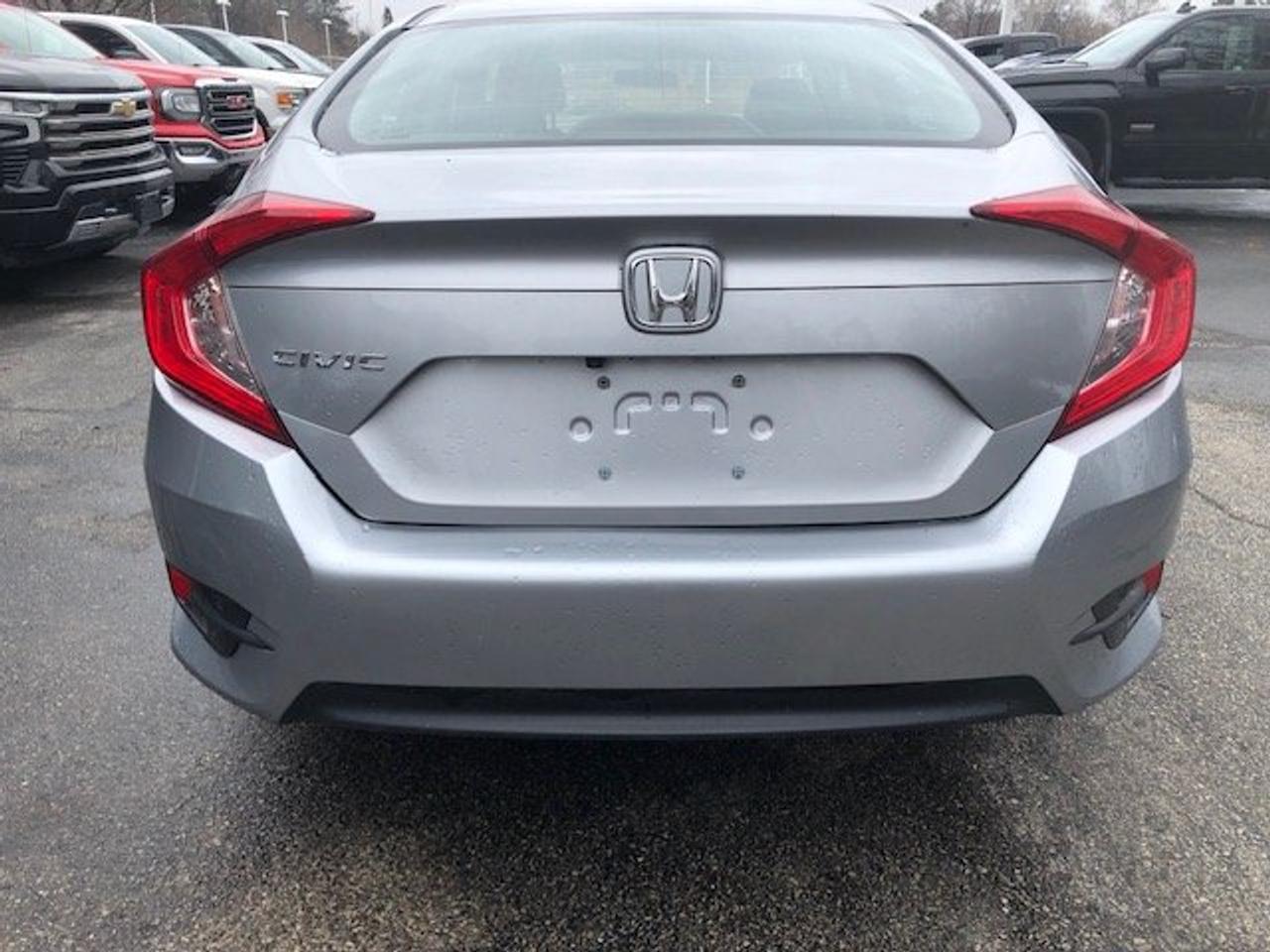 2018 Honda Civic Sedan LX only 139000km Photo