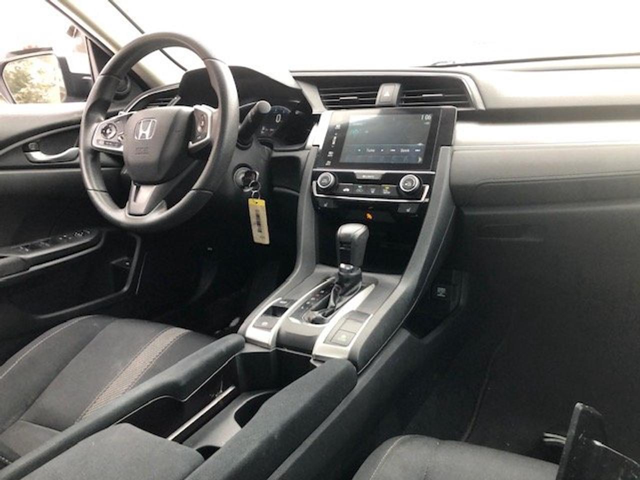 2018 Honda Civic Sedan LX only 139000km Photo