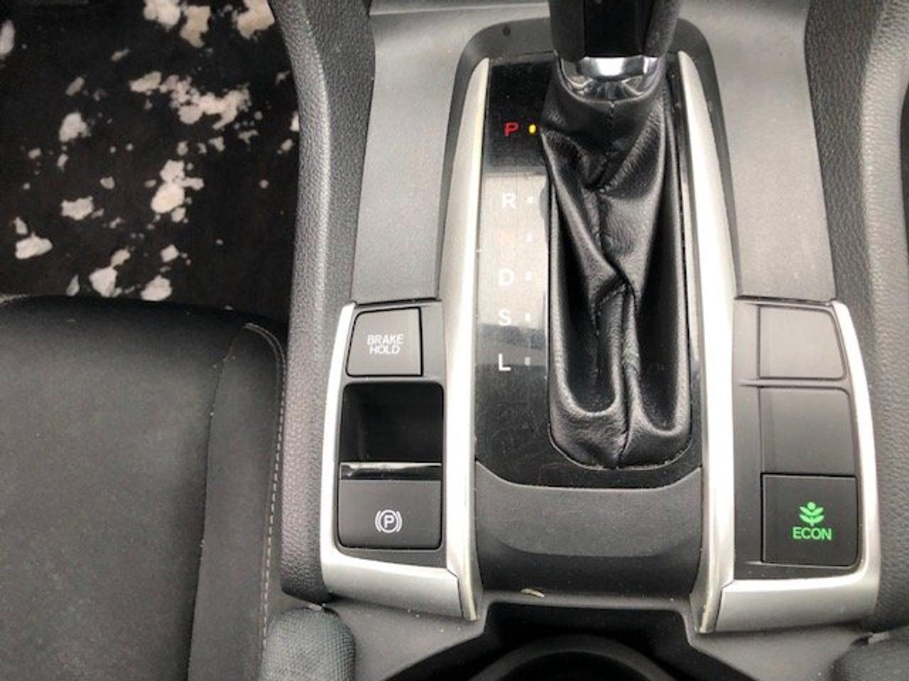 2018 Honda Civic Sedan LX only 139000km Photo