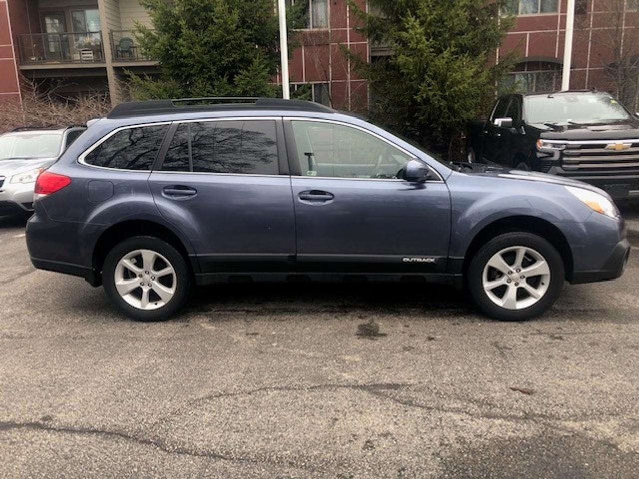 2014 Subaru Outback 2.5I Premium Photo