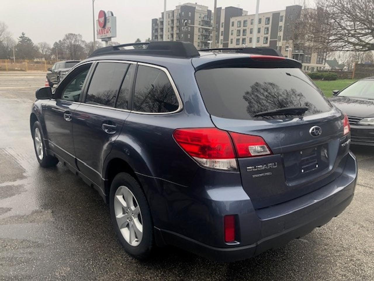2014 Subaru Outback 2.5I Premium Photo