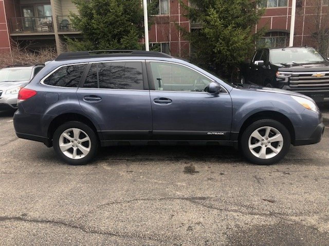 2014 Subaru Outback 2.5I Premium Photo