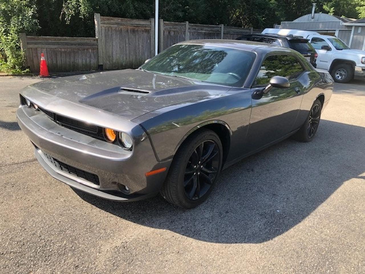 2016 Dodge Challenger R/T 5.7 hemi v8 Photo