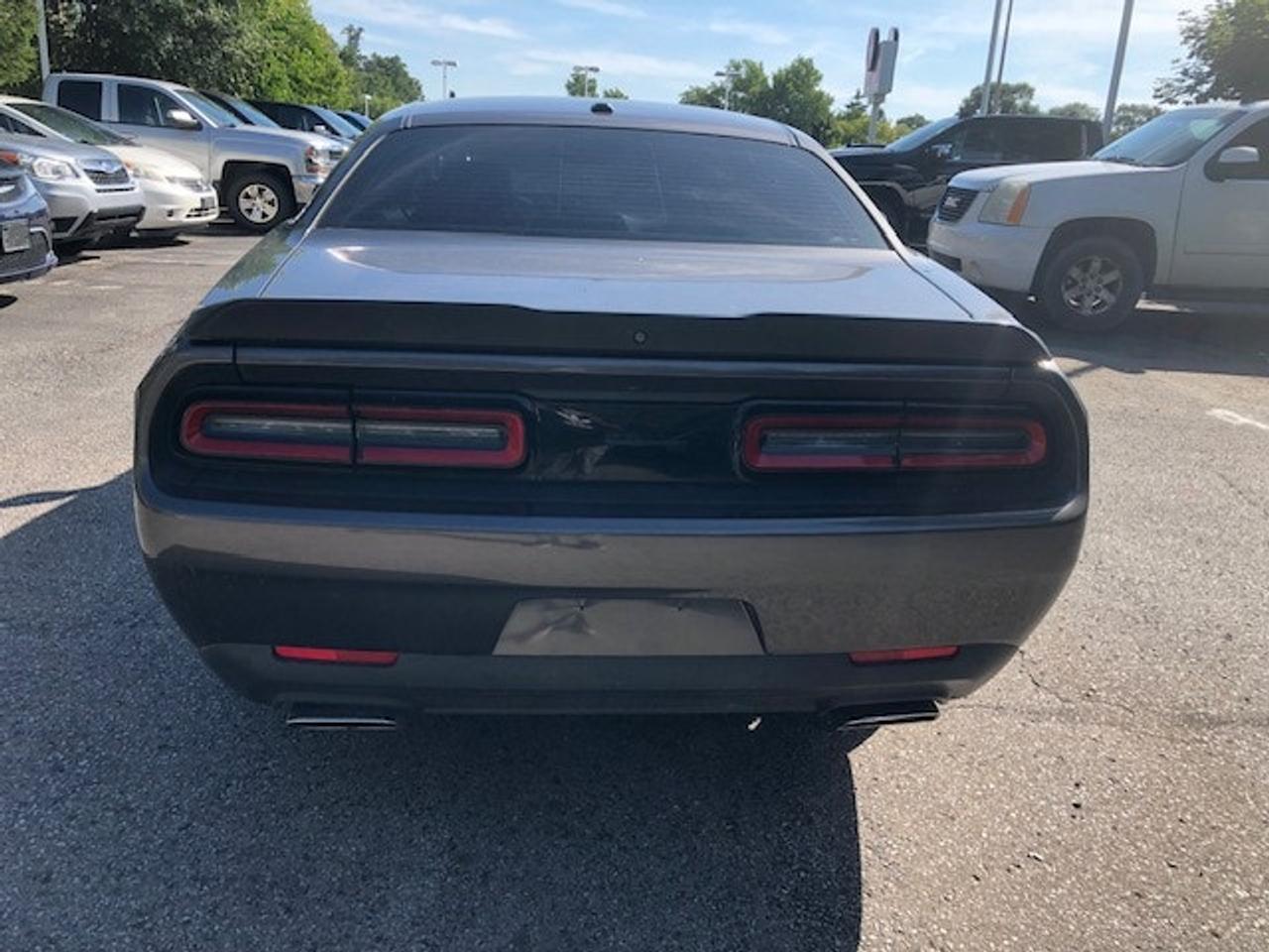 2016 Dodge Challenger R/T 5.7 hemi v8 Photo