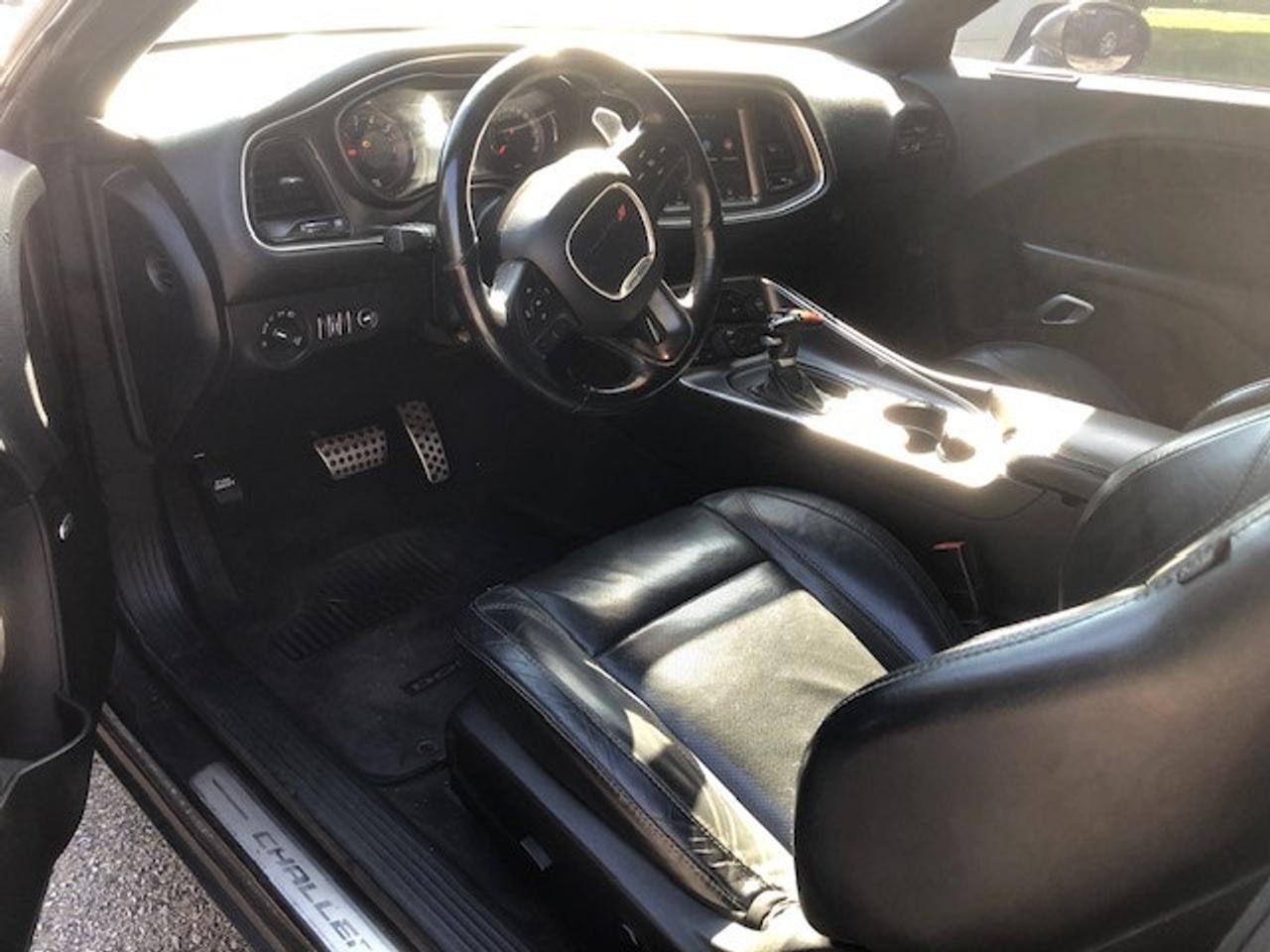 2016 Dodge Challenger R/T 5.7 hemi v8 Photo