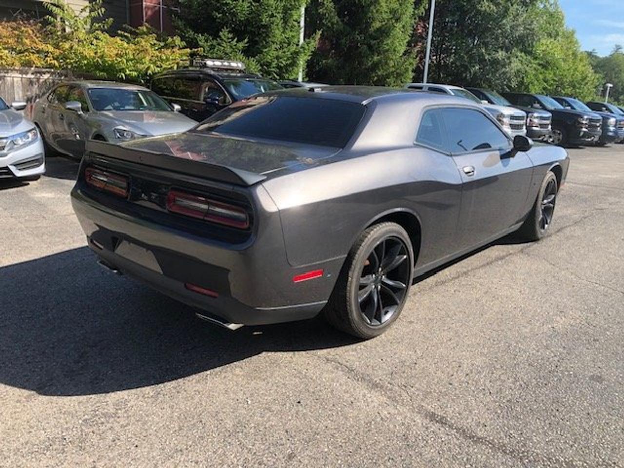2016 Dodge Challenger R/T 5.7 hemi v8 Photo