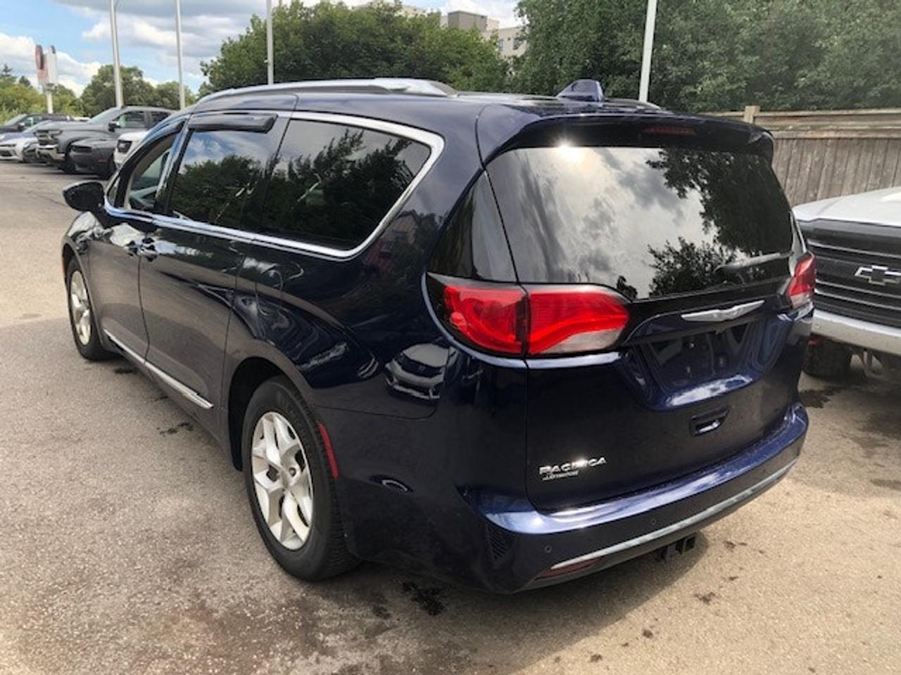 2017 Chrysler Pacifica Touring-L Plus Photo