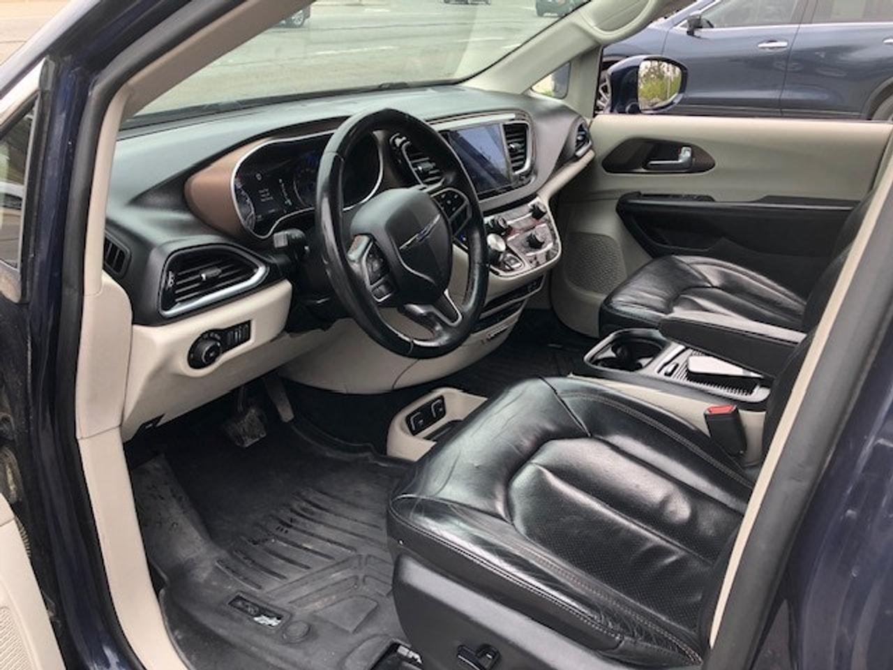 2017 Chrysler Pacifica Touring-L Plus Photo