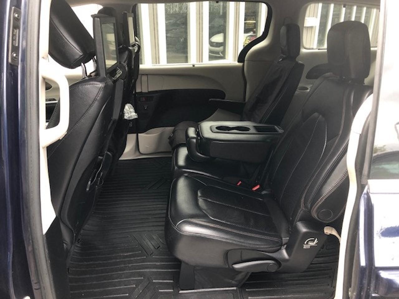 2017 Chrysler Pacifica Touring-L Plus Photo