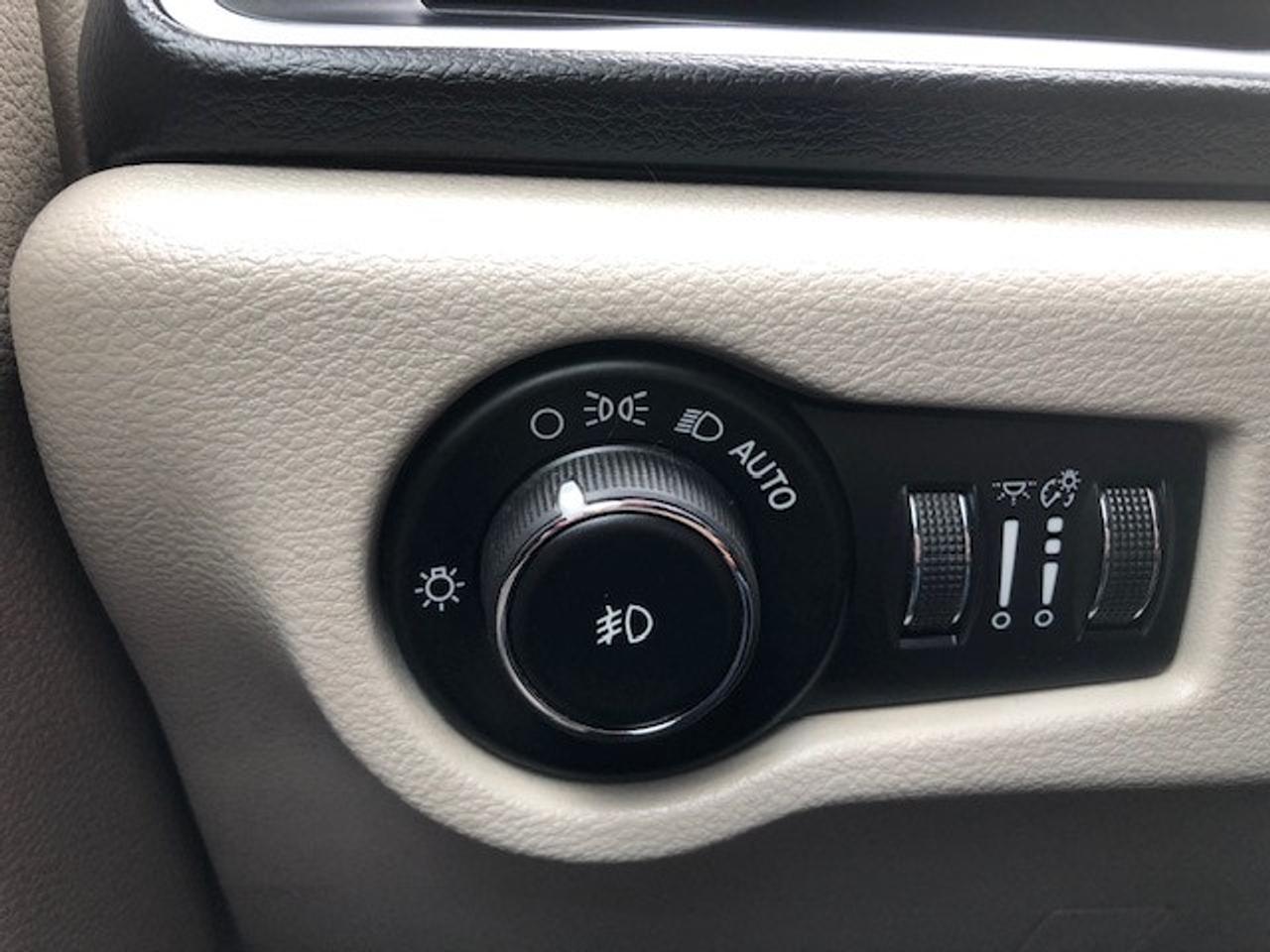 2017 Chrysler Pacifica Touring-L Plus Photo