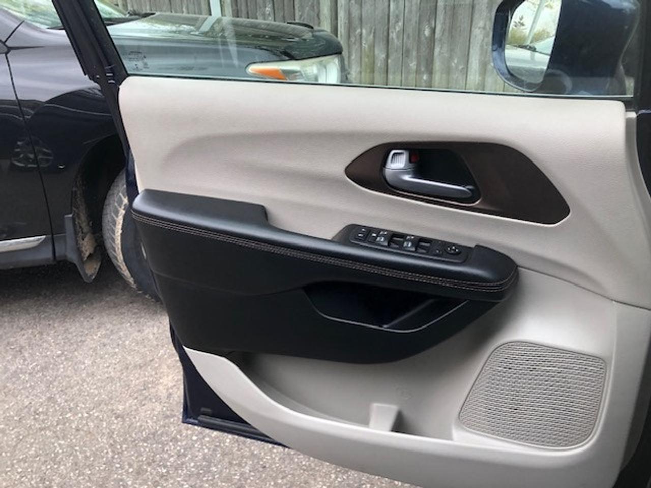 2017 Chrysler Pacifica Touring-L Plus Photo