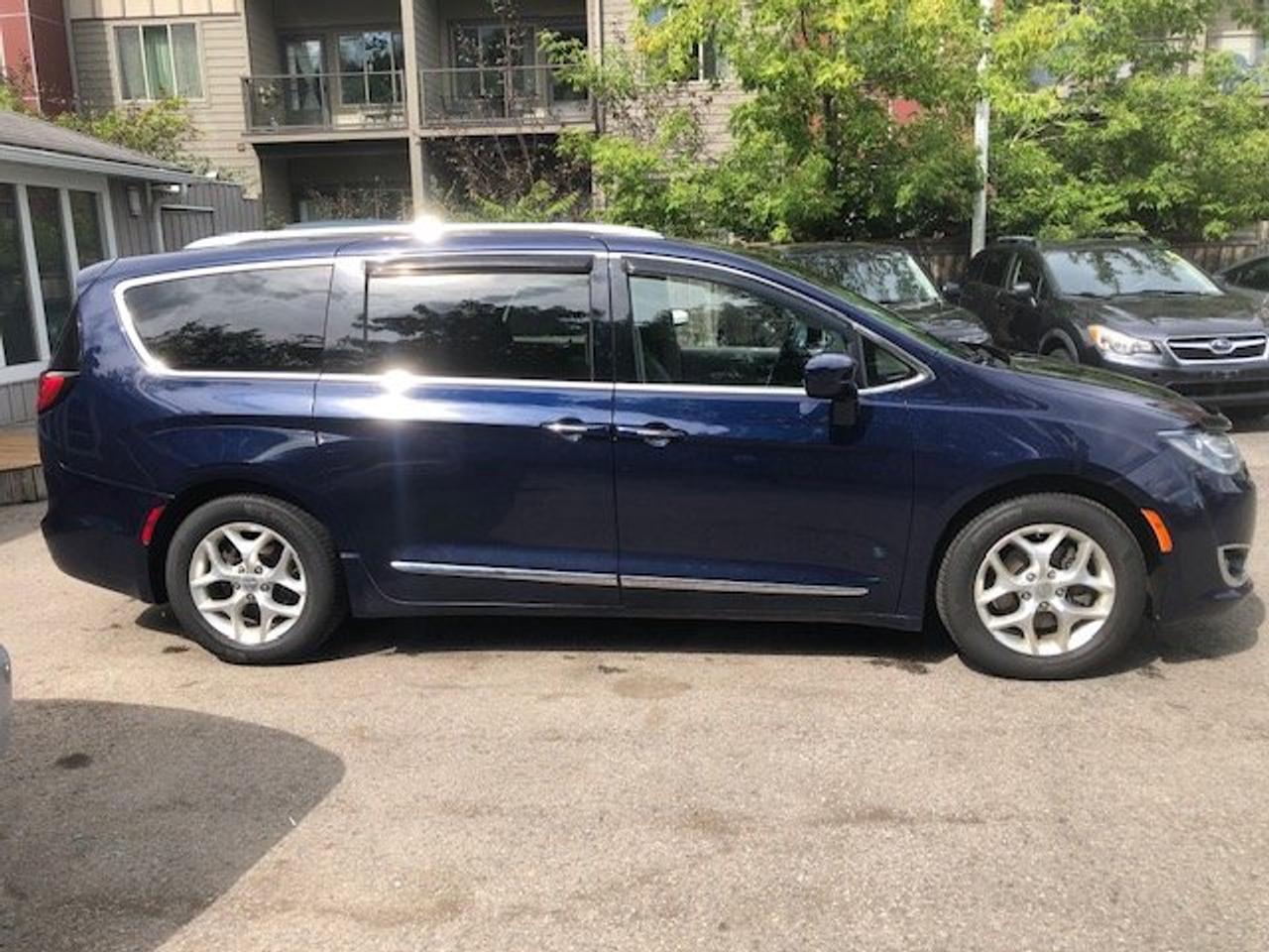 2017 Chrysler Pacifica Touring-L Plus Photo
