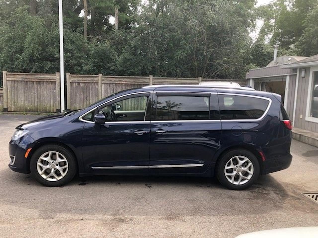2017 Chrysler Pacifica Touring-L Plus Photo