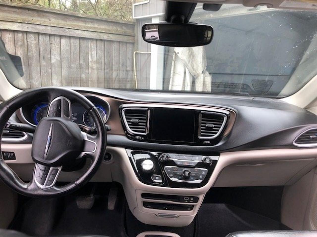 2017 Chrysler Pacifica Touring-L Plus Photo