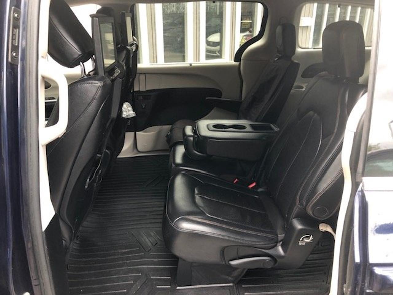 2017 Chrysler Pacifica Touring-L Plus Photo