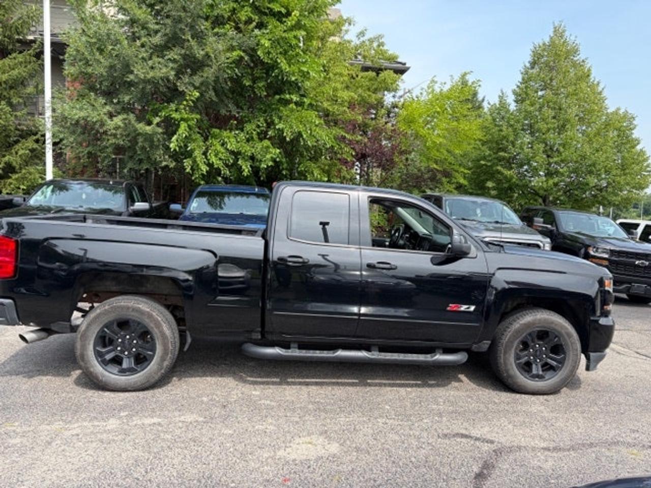 2019 Chevrolet Silverado 1500 LD LT Z71 off road 6.5 foot box Photo4
