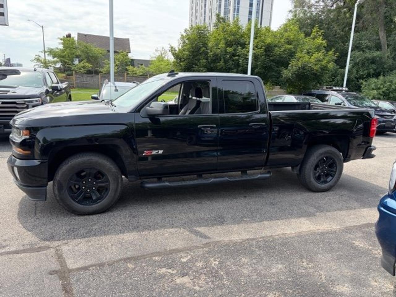 2019 Chevrolet Silverado 1500 LD LT Z71 off road 6.5 foot box Photo