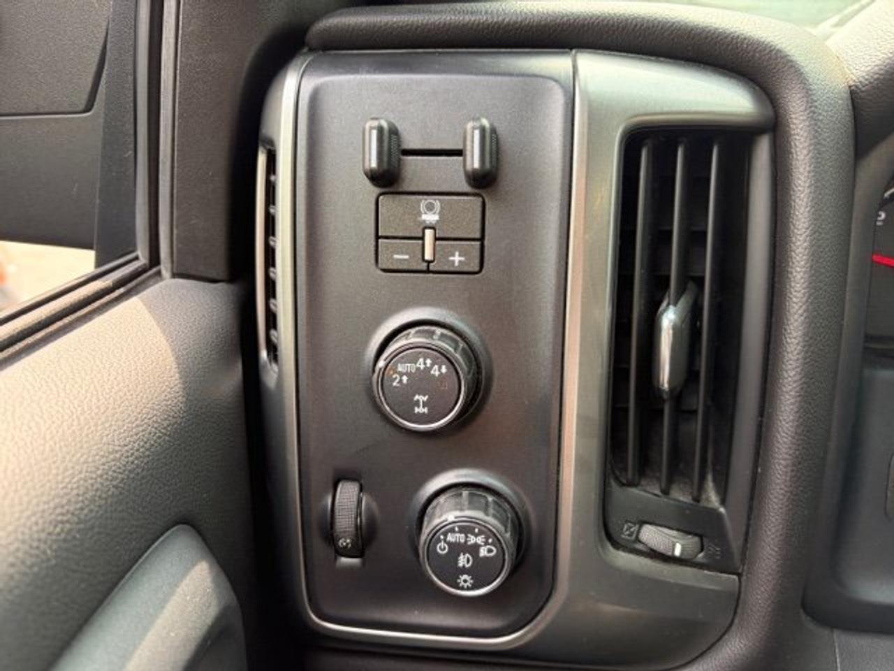 2019 Chevrolet Silverado 1500 LD LT Z71 off road 6.5 foot box Photo