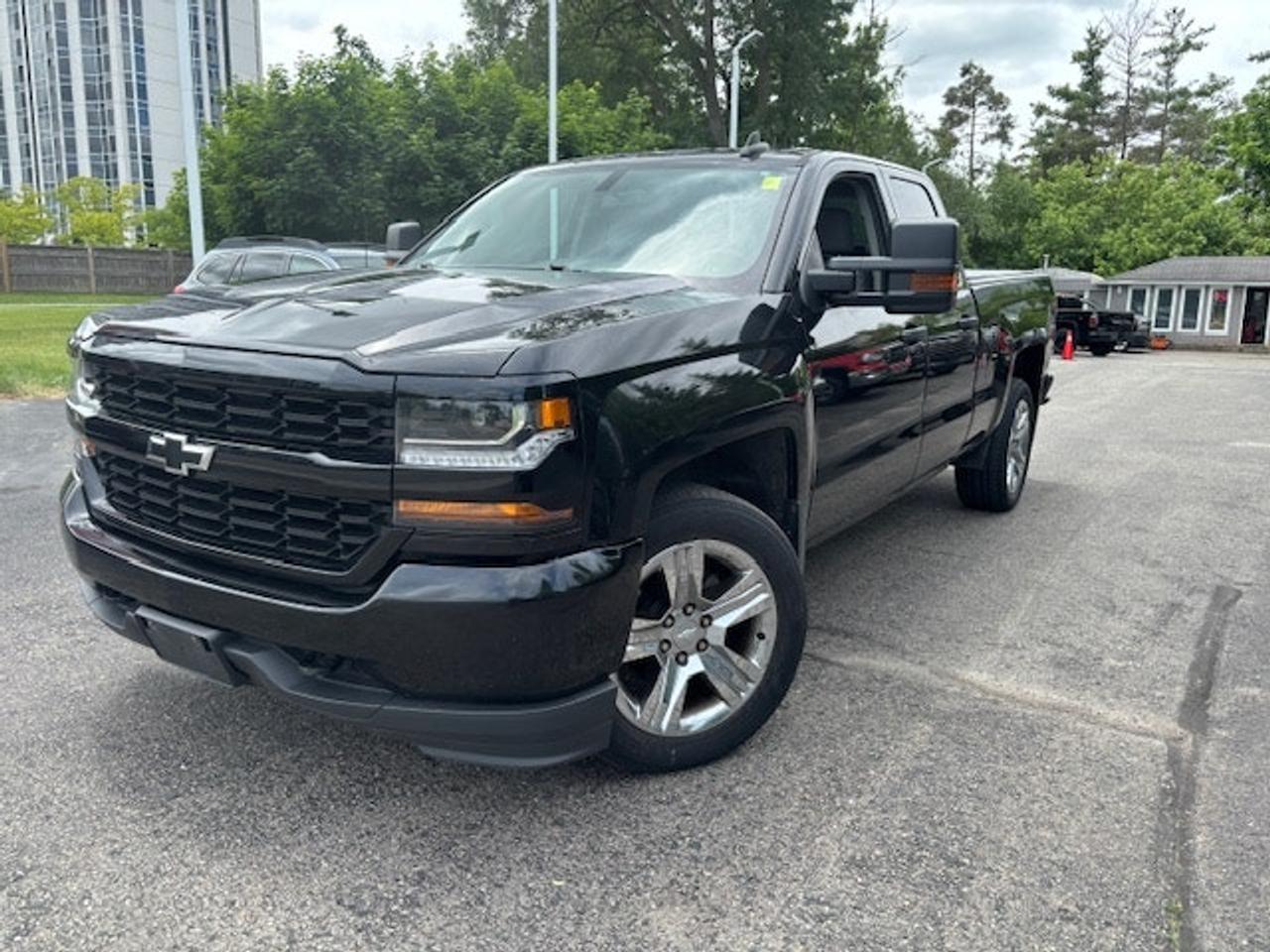 2019 Chevrolet Silverado 1500 LD Custom only 110000km no accidents 6.5 foot box Photo1