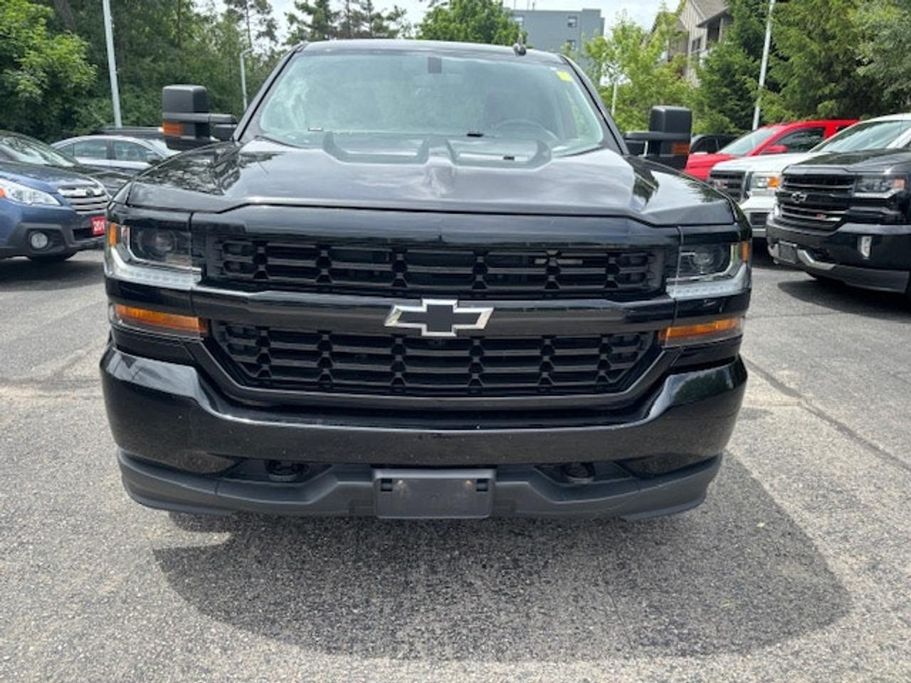 2019 Chevrolet Silverado 1500 LD Custom only 110000km no accidents 6.5 foot box Photo3