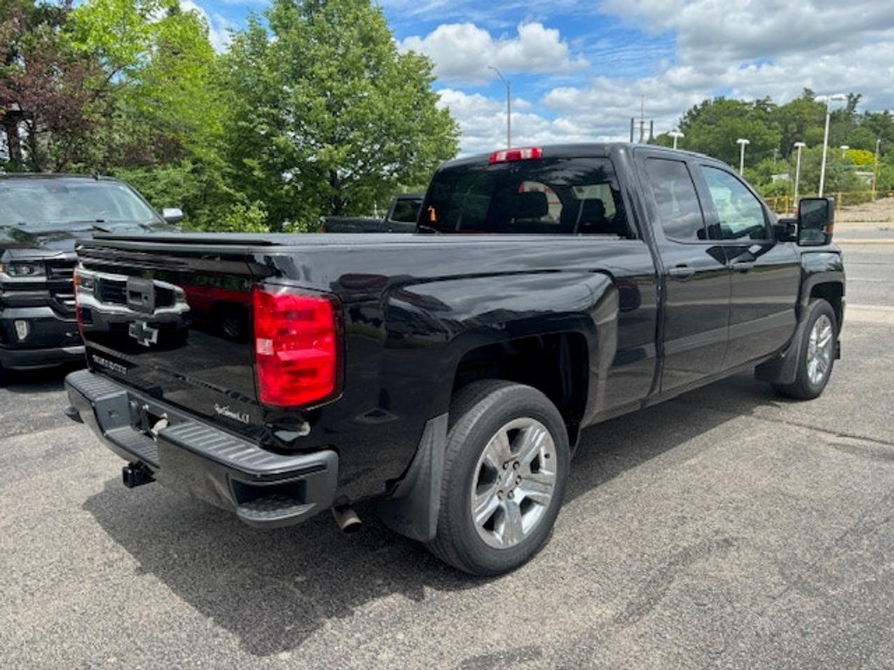 2019 Chevrolet Silverado 1500 LD Custom only 110000km no accidents 6.5 foot box Photo