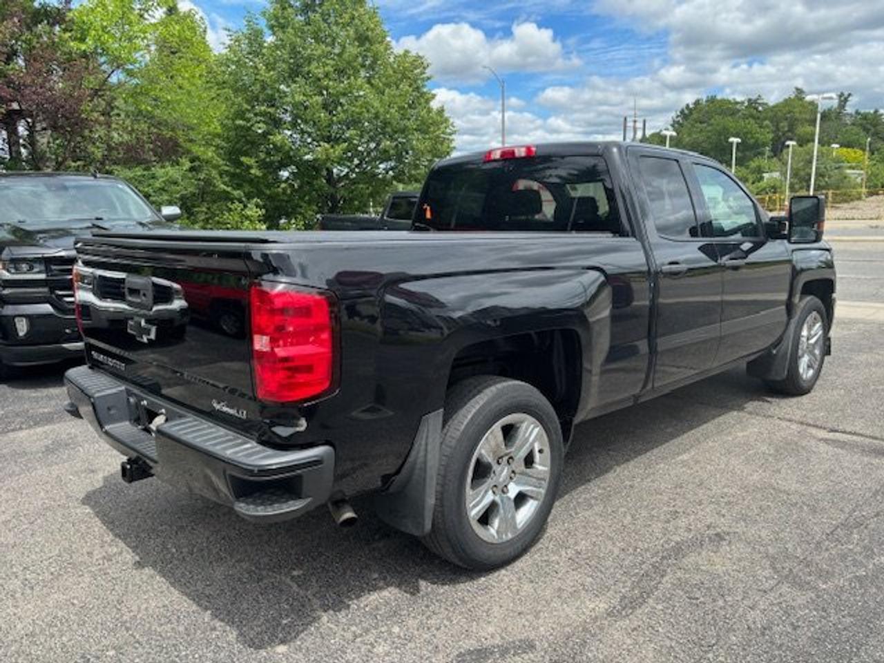 2019 Chevrolet Silverado 1500 LD Custom only 110000km no accidents 6.5 foot box Photo