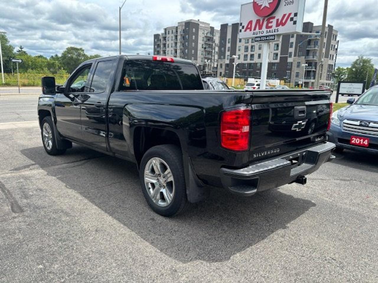 2019 Chevrolet Silverado 1500 LD Custom only 110000km no accidents 6.5 foot box Photo